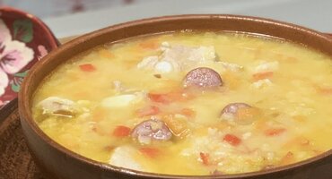 Суп с копченой грудинкой и горохом