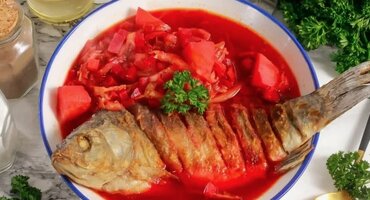 Борщ с копченой рыбой
